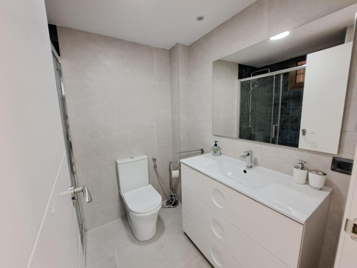 Newly Reformed 2 Bedroom Apartment In The Center Of Los Cristianos Los Cristianos  Exterior foto